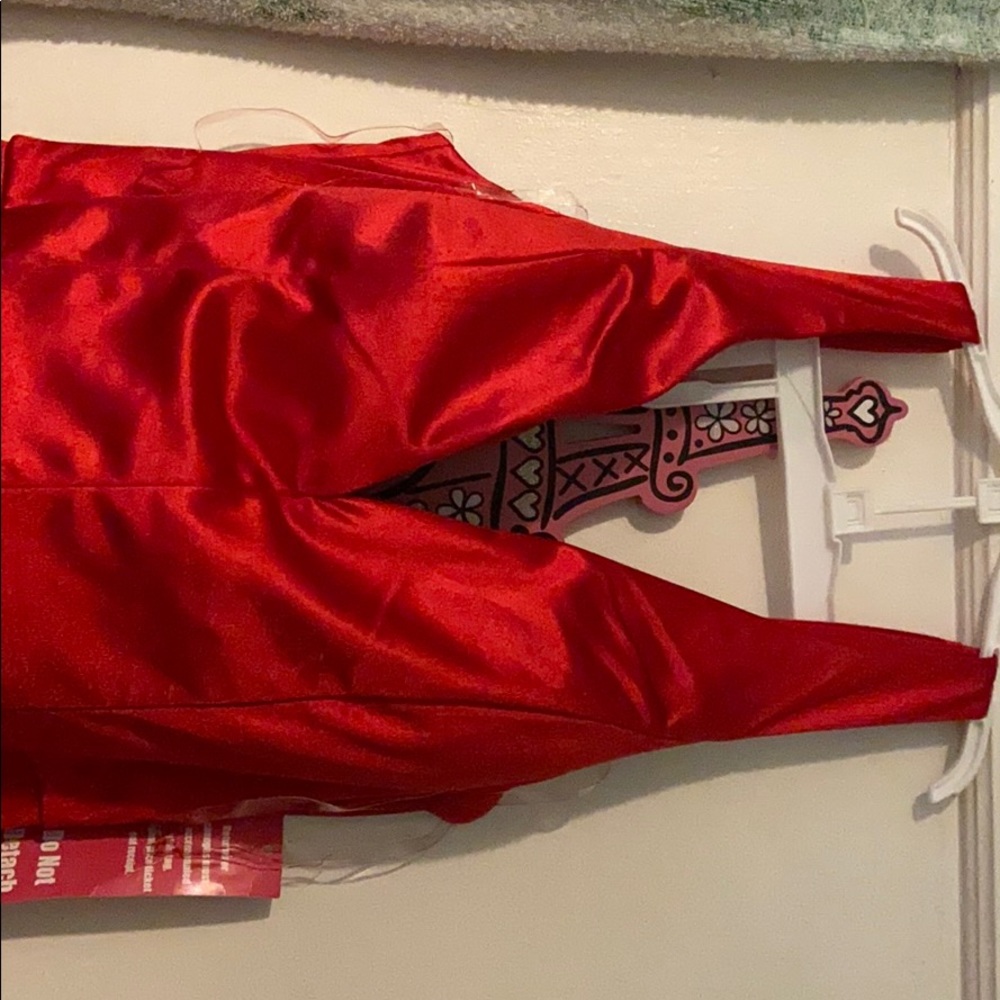 BEAUTIFUL MERMAID STYLE RED PARTY DRESS